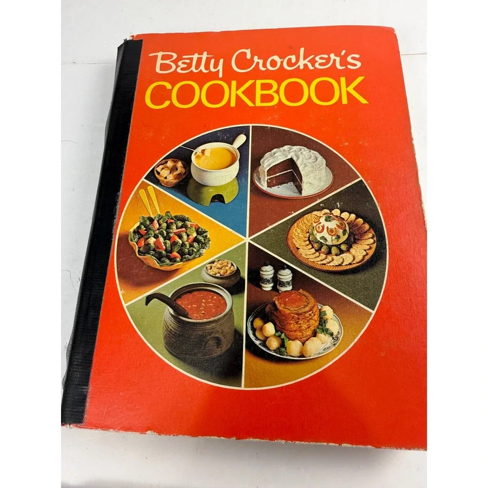 Vintage 1972 Betty Crocker's Cookbook Hardcover 17th Printing Big Red Book